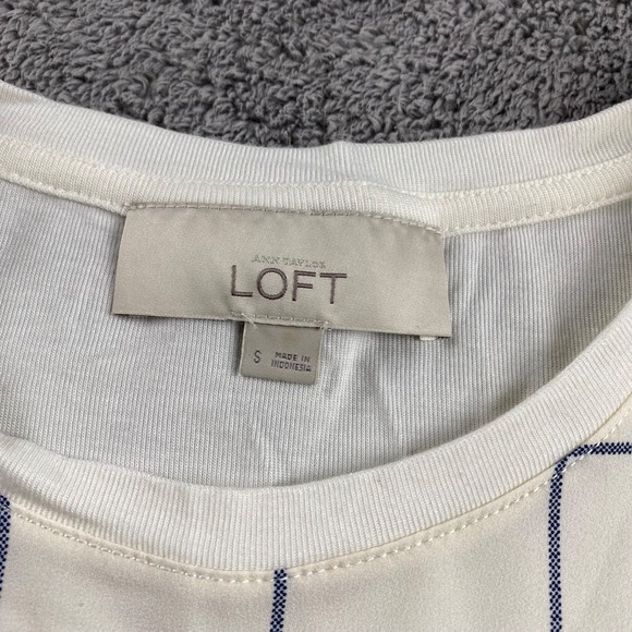 Ann Taylor LOFT Sleeveless Essential Shirt Womens Small Ivory Blue - Picture 4 of 11